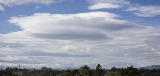 Anyone else wish they were out gliding today?! Taken at 12pm looking towards the Kaimais from Hamilton